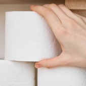 Tại sao người Nhật lại gom giấy vệ sinh khi khẩn cấp? 